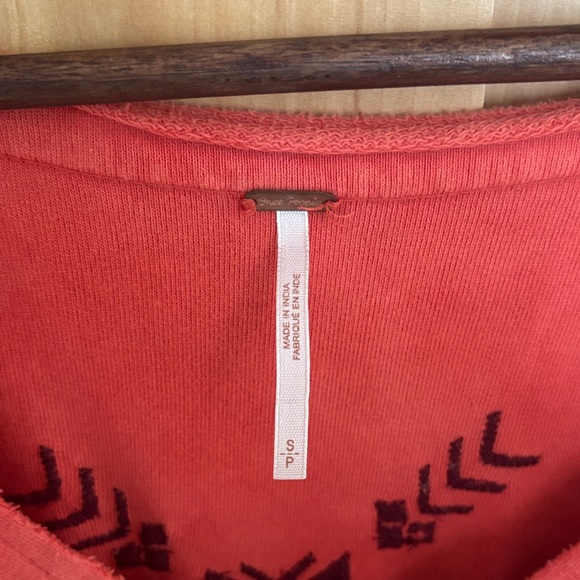 Free People Women's distressed red top - Picture 5 of 6